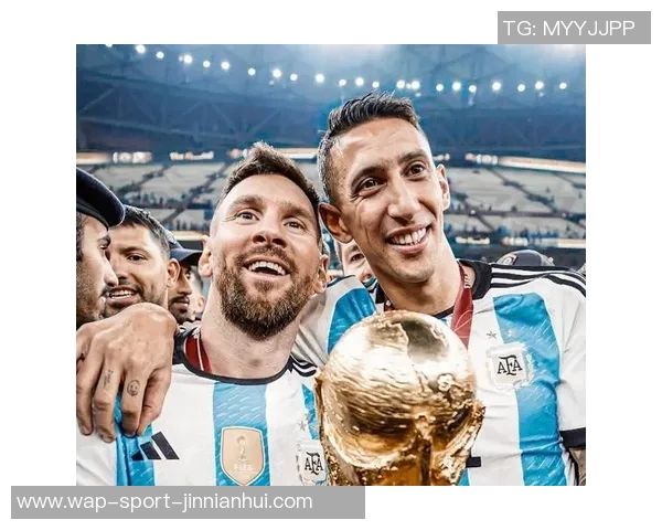 全球顶尖足球明星汇总及其成就分析